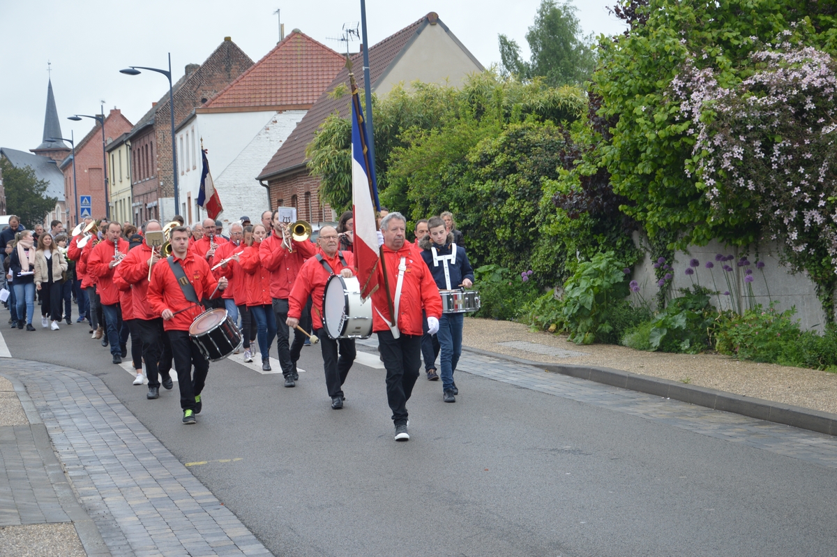 Défilé 8 mai - Bourghelles