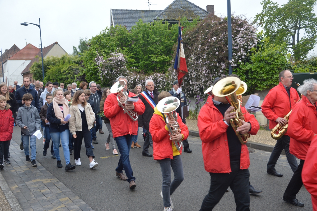 Défilé 8 mai - Bourghelles