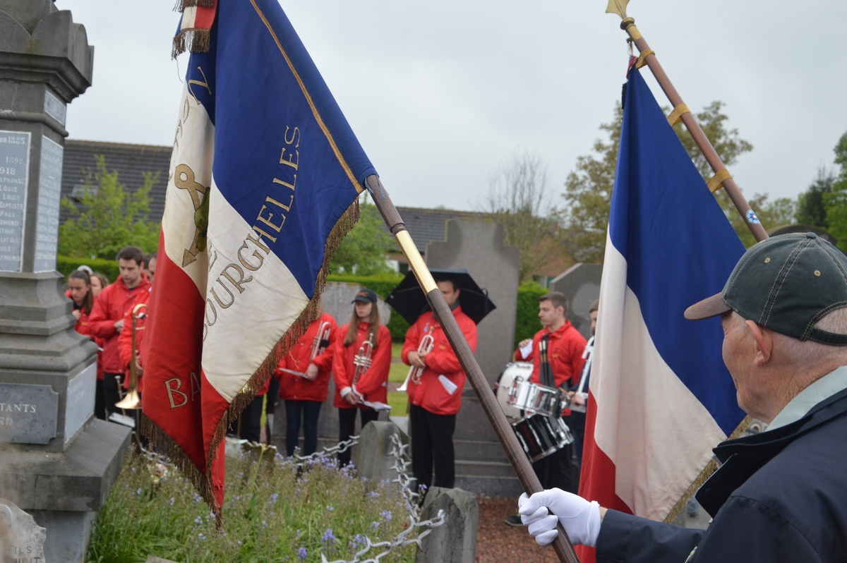 Défilé 8 mai - Bourghelles