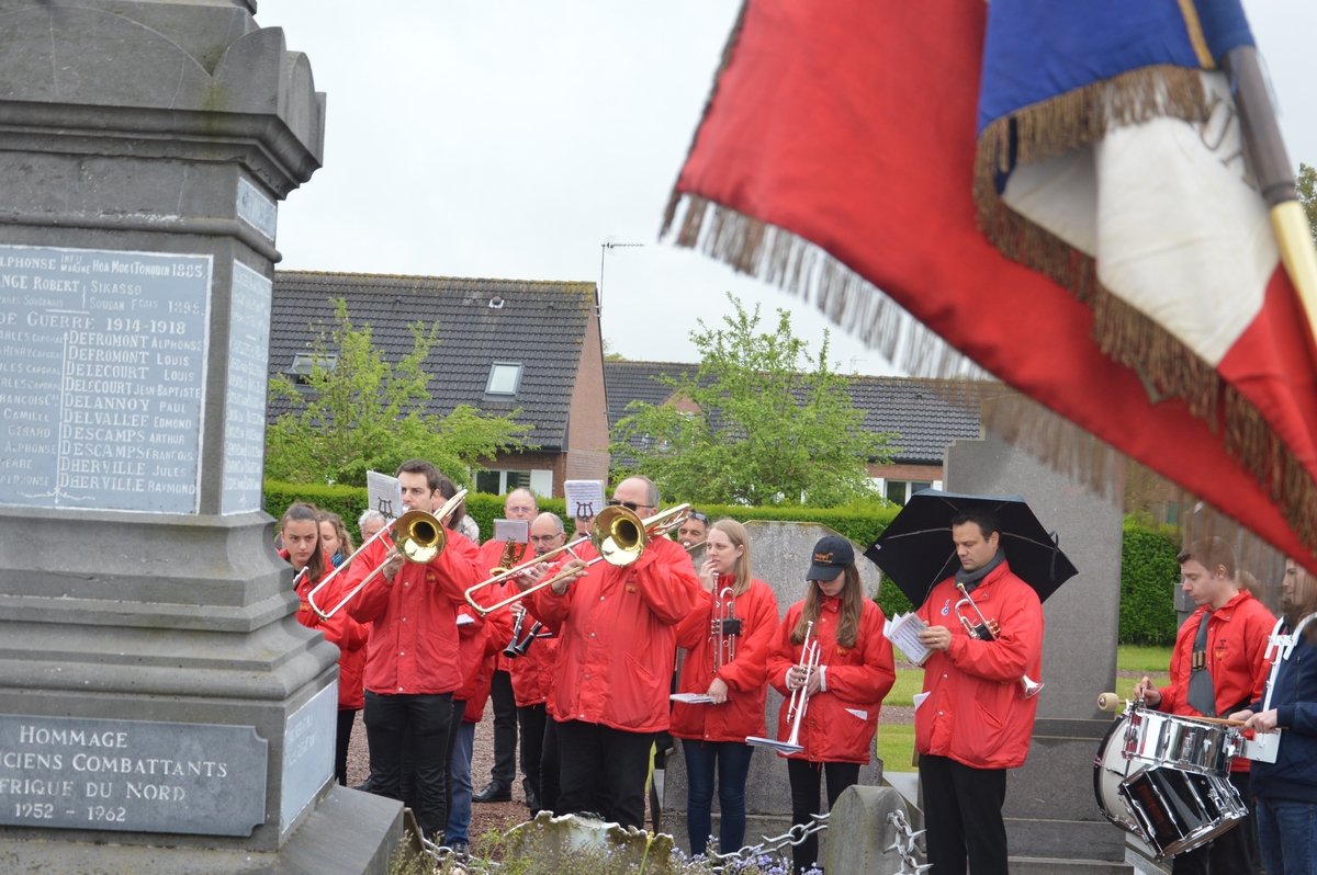 Défilé 8 mai - Bourghelles